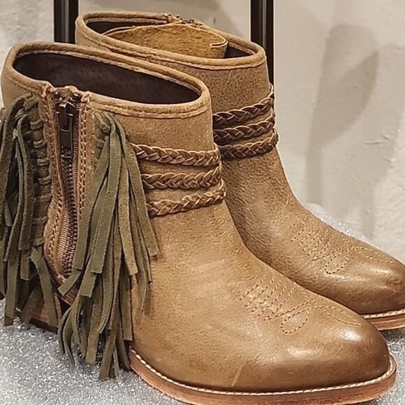 Circle G Shortie w/Side Fringe Boot - Picture 2 of 8